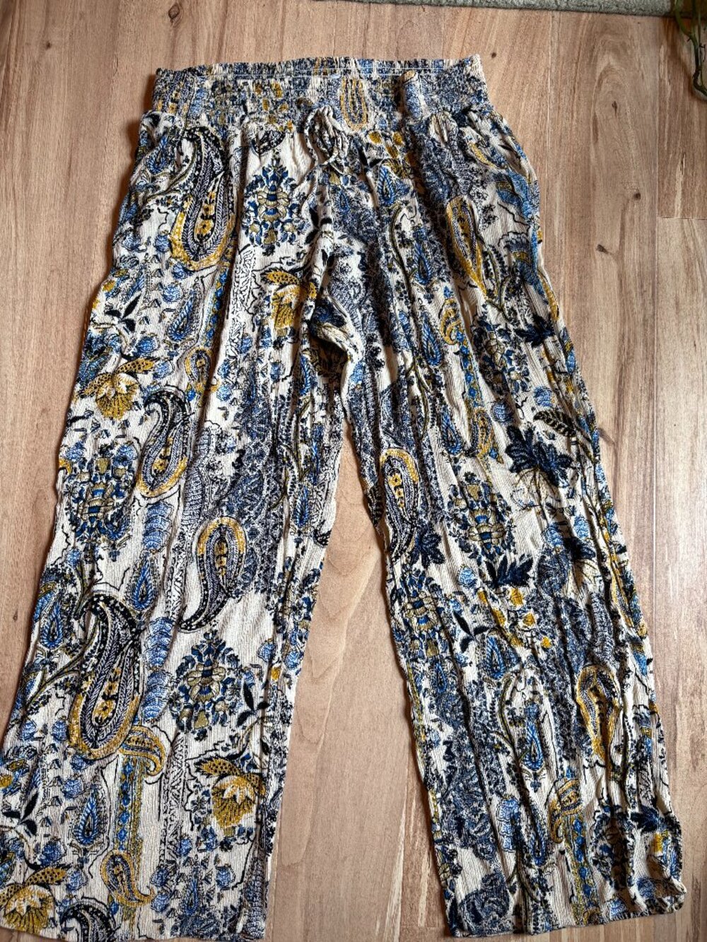 Women's MAURICES Wide Leg Flowy Pants - L